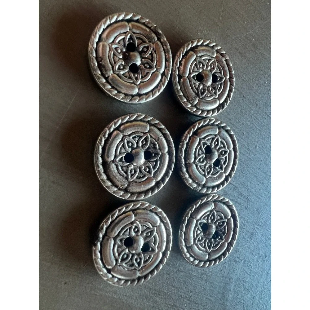 Vintage Metal Floral Buttons 0.75